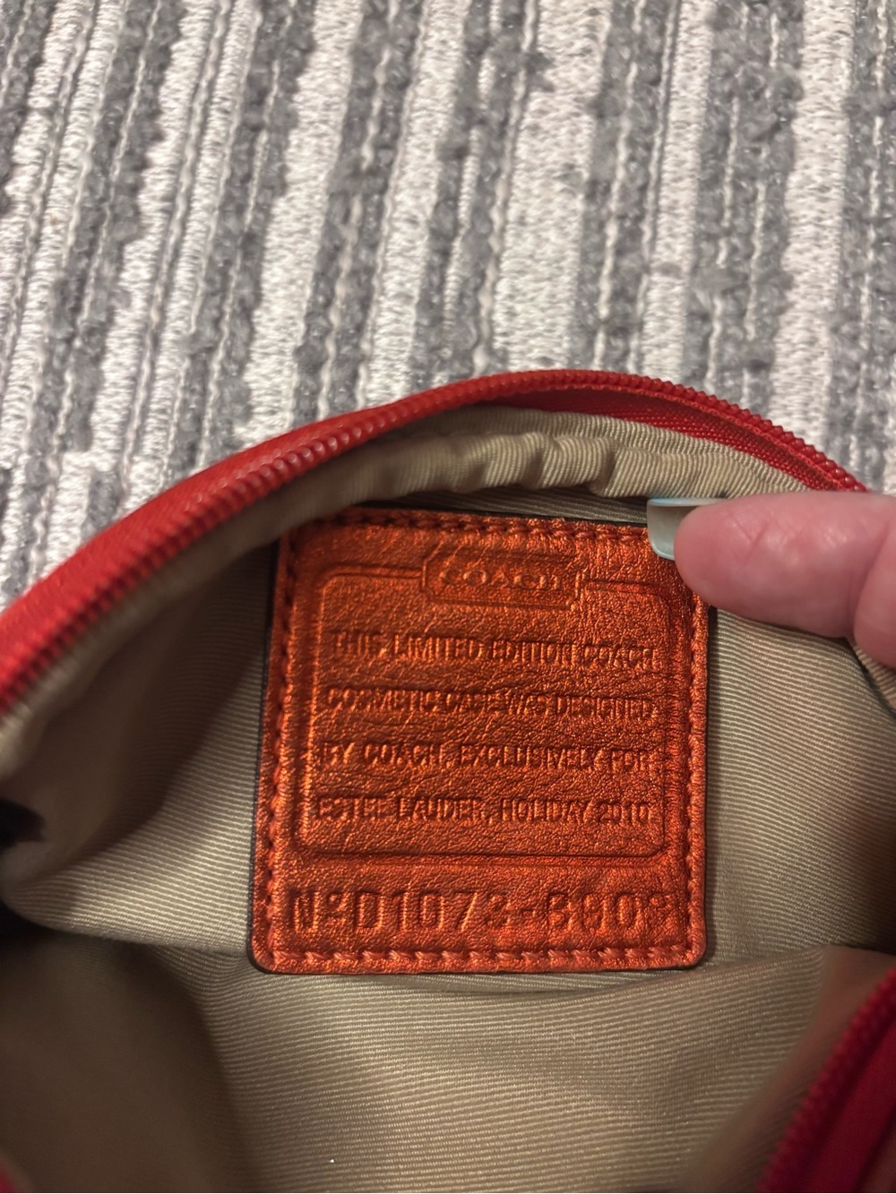 Estée Lauder Coach Red Quilted Cosmetic Pouch with Leather Tag - Picture 7 of 7